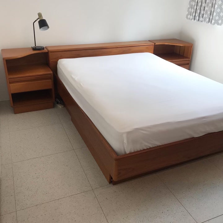 Mobican Teak Queen Size Bed