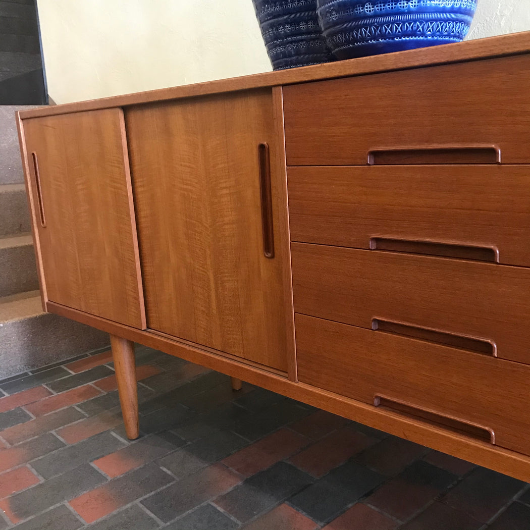 Troeds Gigant Sideboard by Nils Jonsson