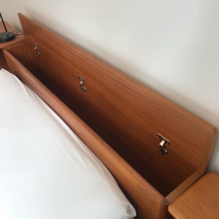 Mobican Teak Queen Size Bed