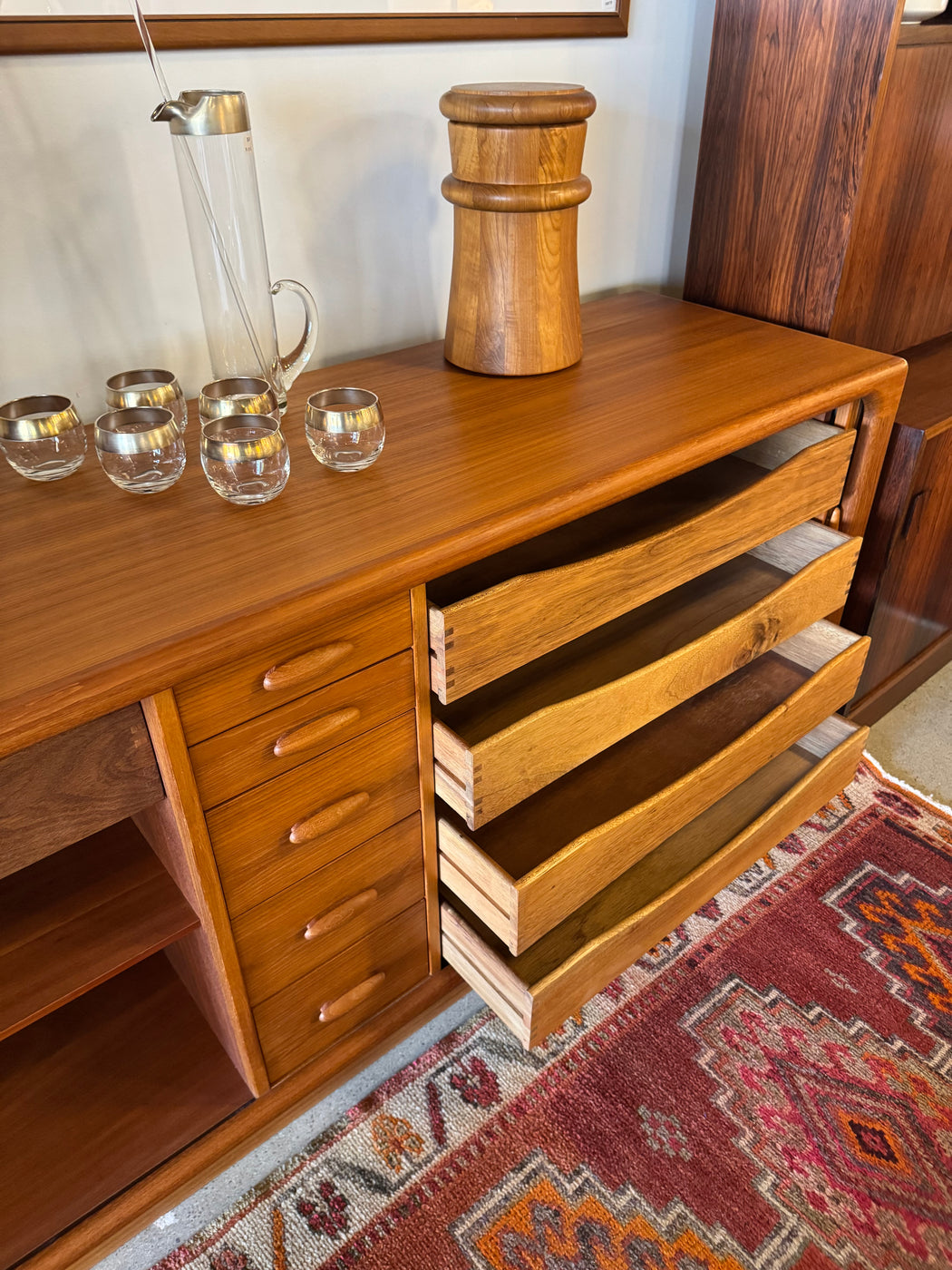 Dyrlund Dresser Credenza