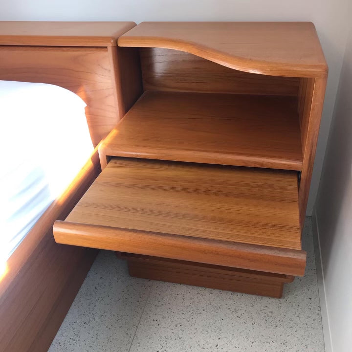 Mobican Teak Queen Size Bed