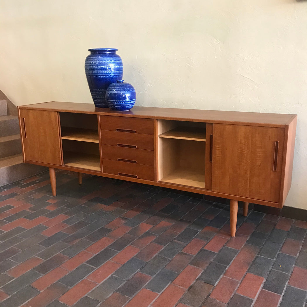 Troeds Gigant Sideboard by Nils Jonsson