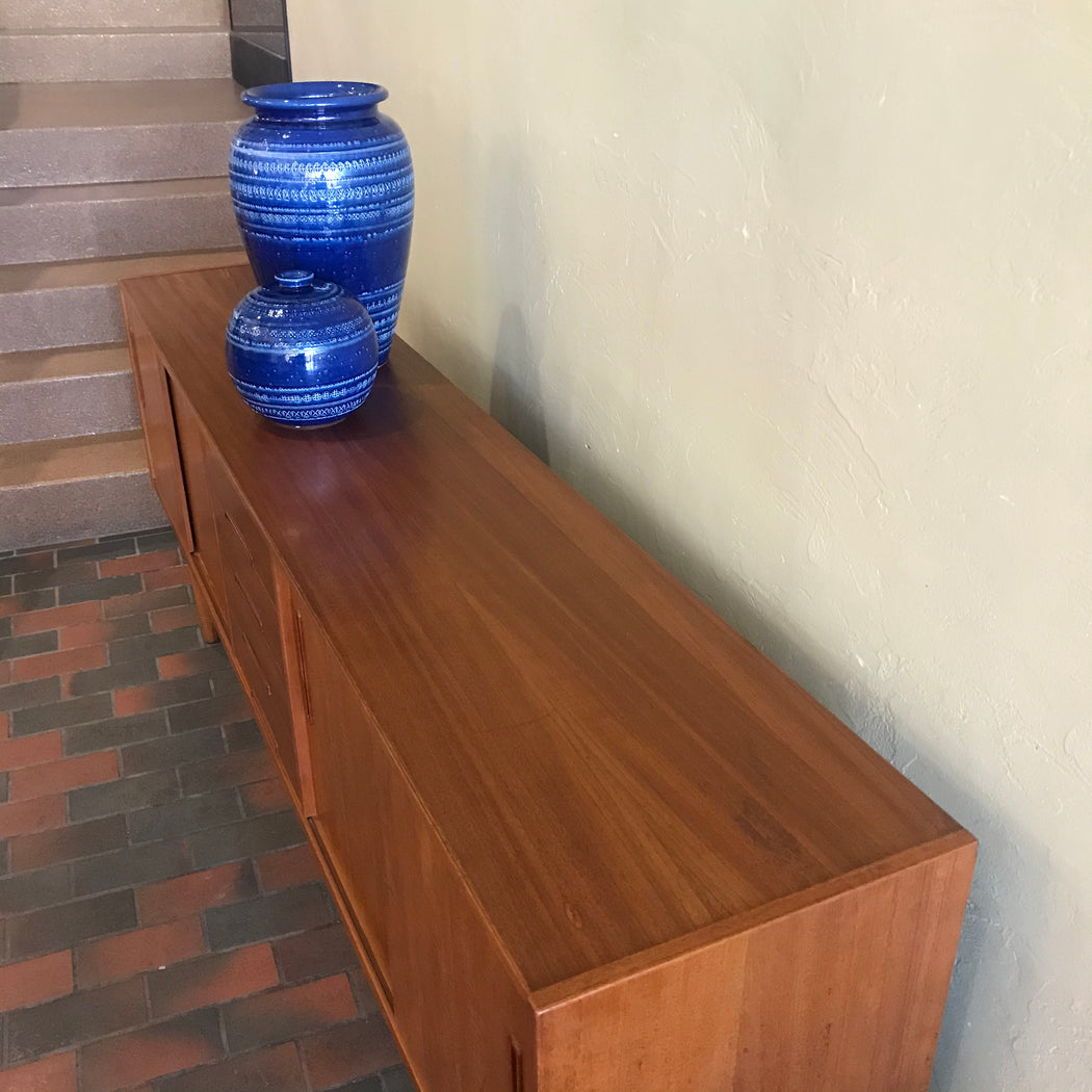 Troeds Gigant Sideboard by Nils Jonsson