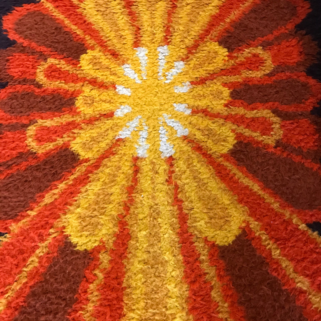 Groovy Rya Rug