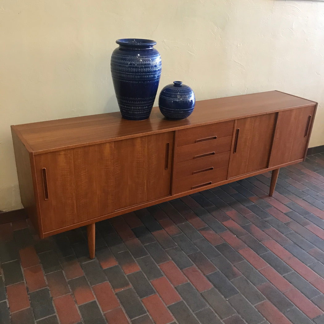 Troeds Gigant Sideboard by Nils Jonsson