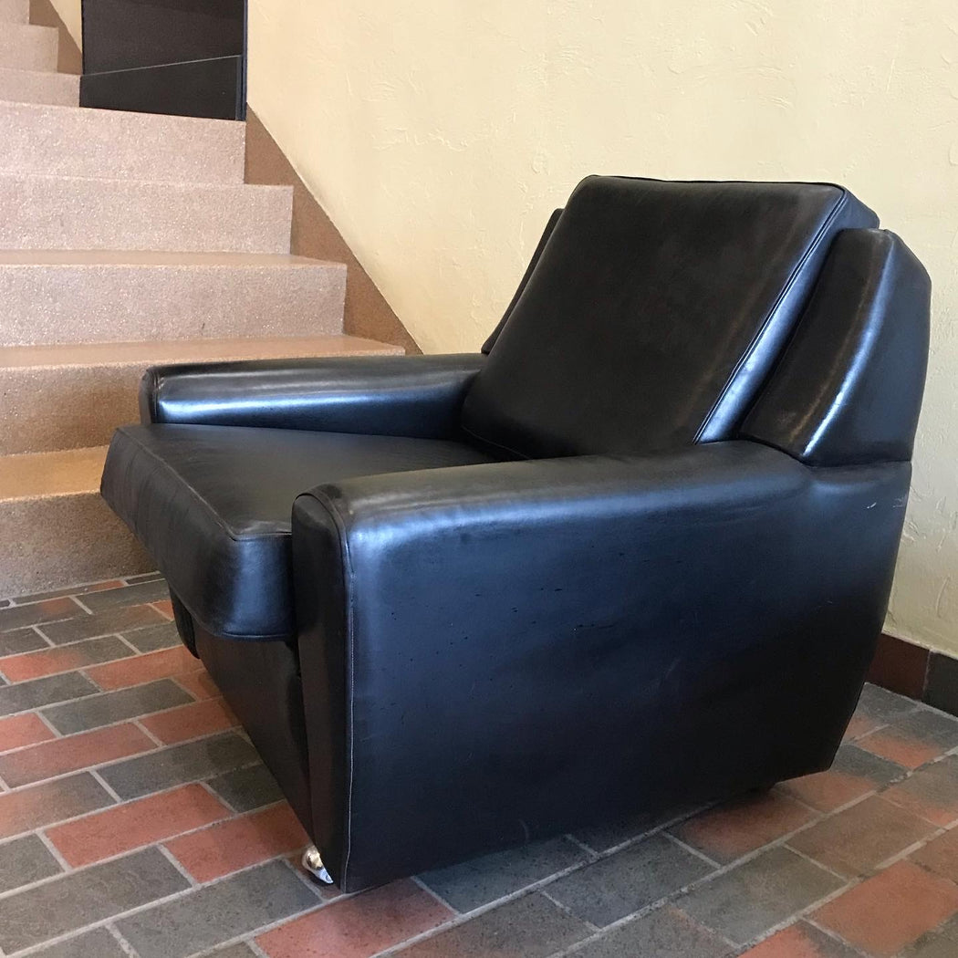 1970s Black Leather Lounge Chair