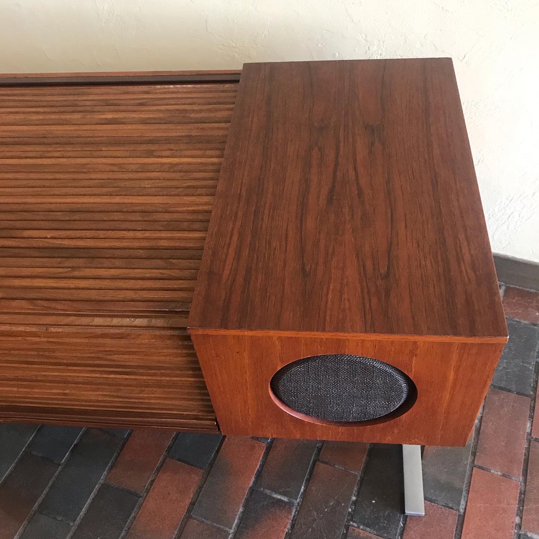 SOLD • Electrohome Circa 75 Stereo Console