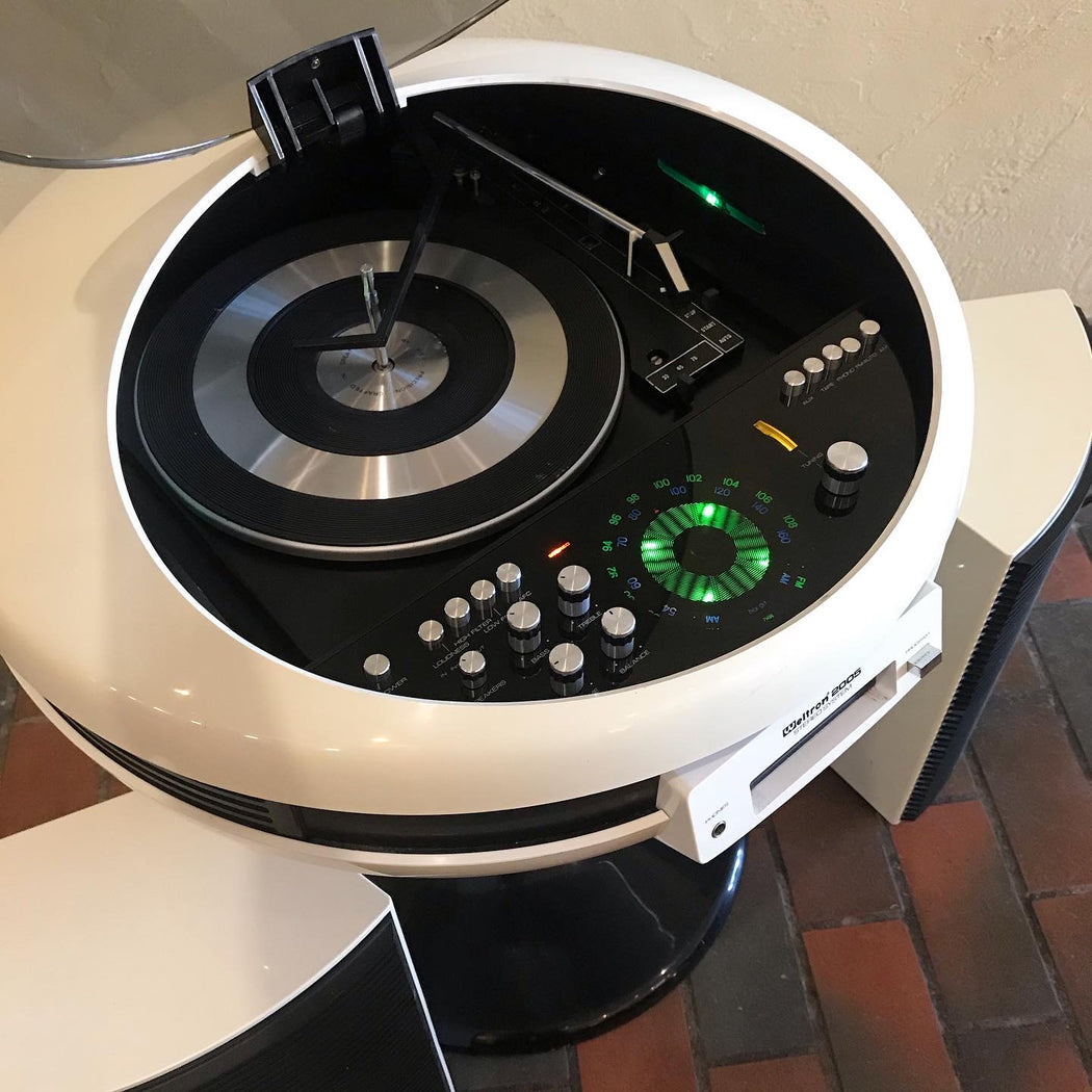 SOLD • 1970s Space Age Weltron 2005 Stereo