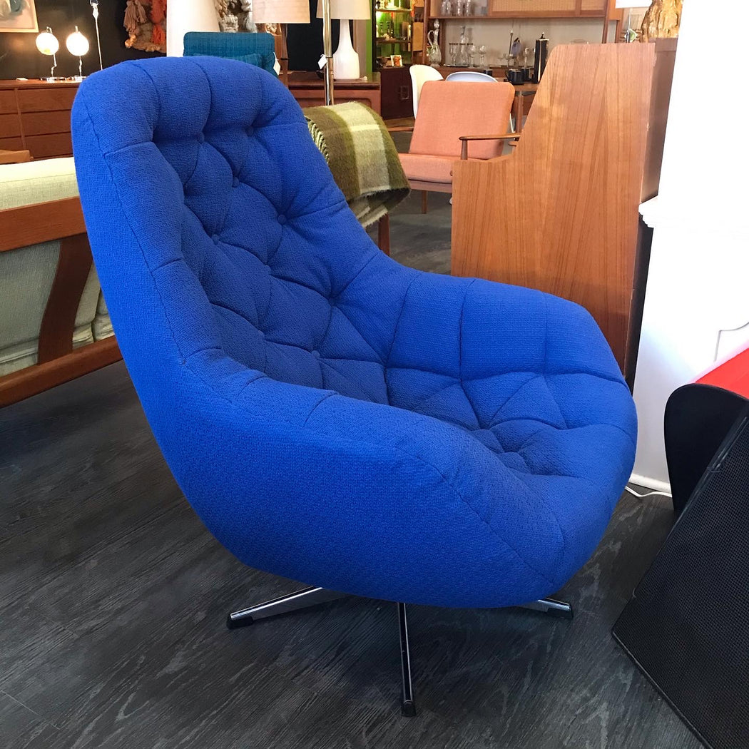 SOLD • Doerner Scoop Swivel Chair