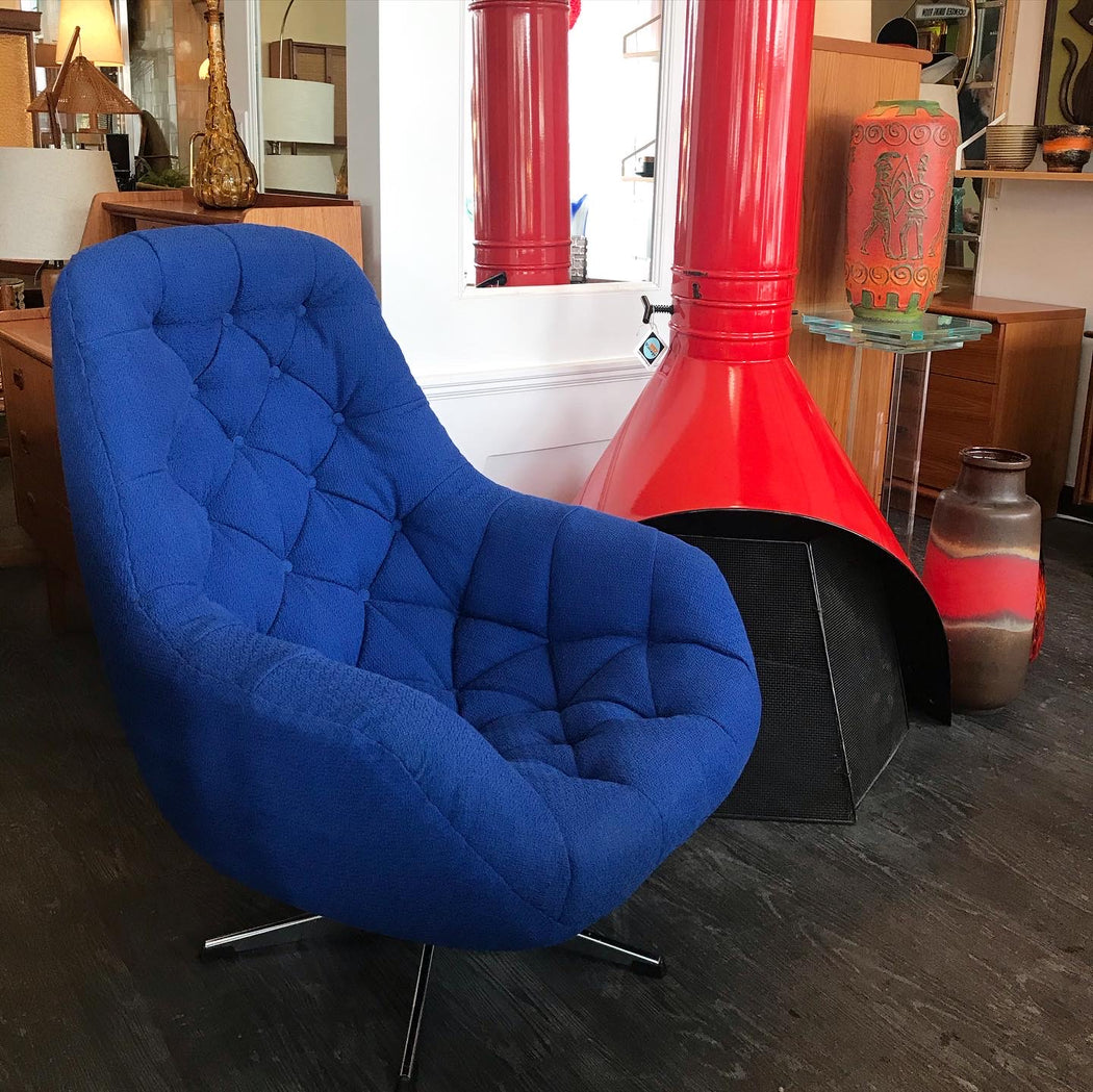 SOLD • Doerner Scoop Swivel Chair