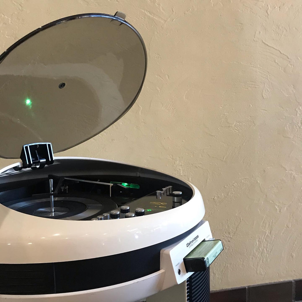 SOLD • 1970s Space Age Weltron 2005 Stereo