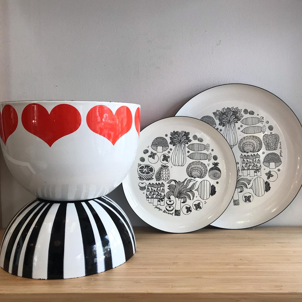 SOLD • Finel Arabia Heart Bowl