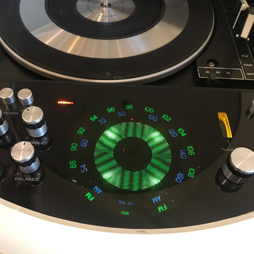 SOLD • 1970s Space Age Weltron 2005 Stereo