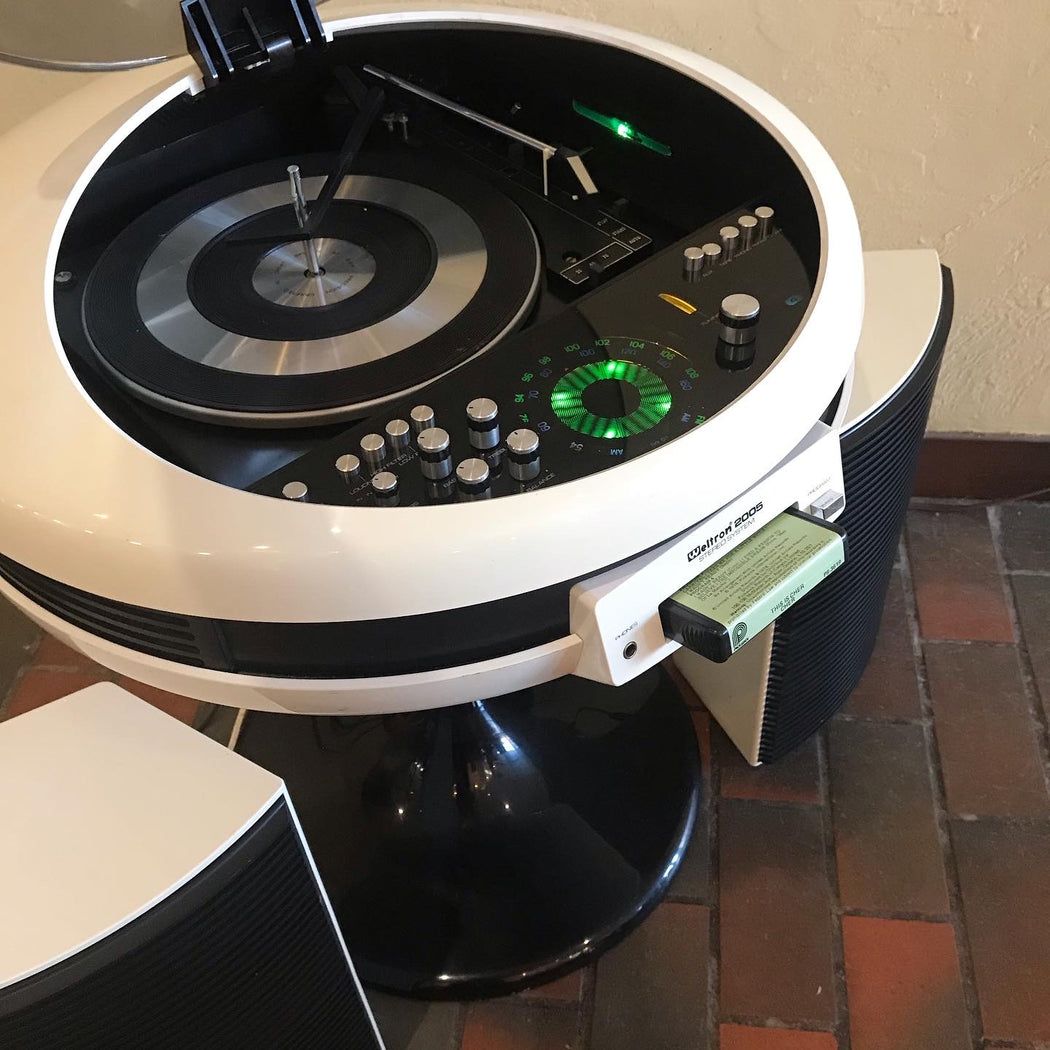 SOLD • 1970s Space Age Weltron 2005 Stereo