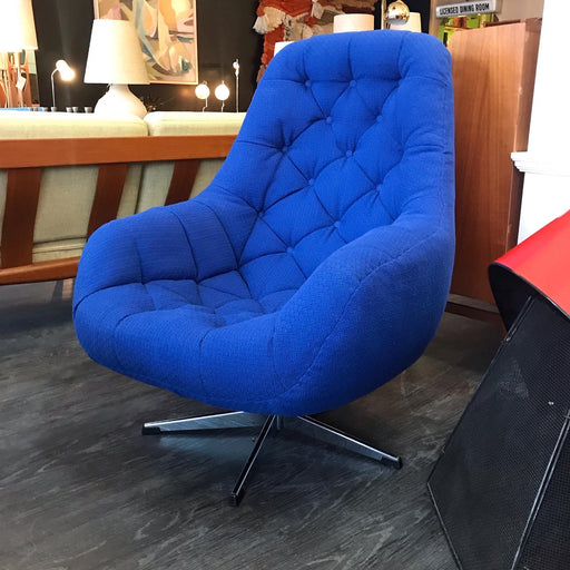SOLD • Doerner Scoop Swivel Chair