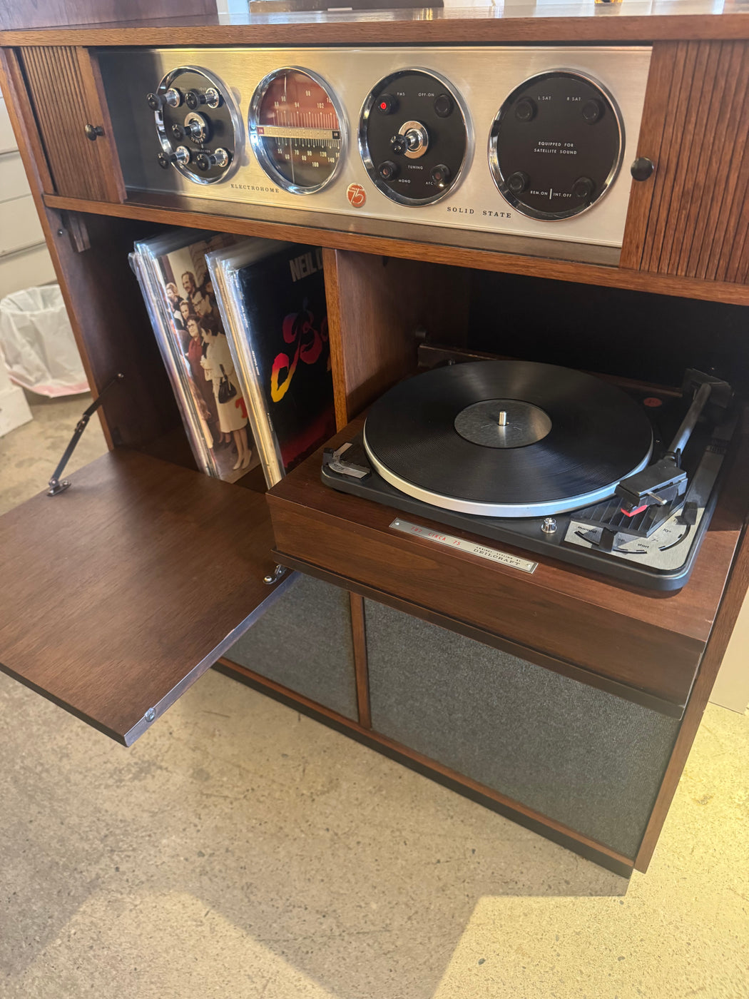 Electrohome 702 Circa 75 Stereo
