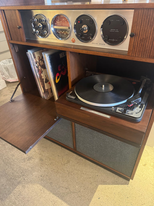 Electrohome 702 Circa 75 Stereo