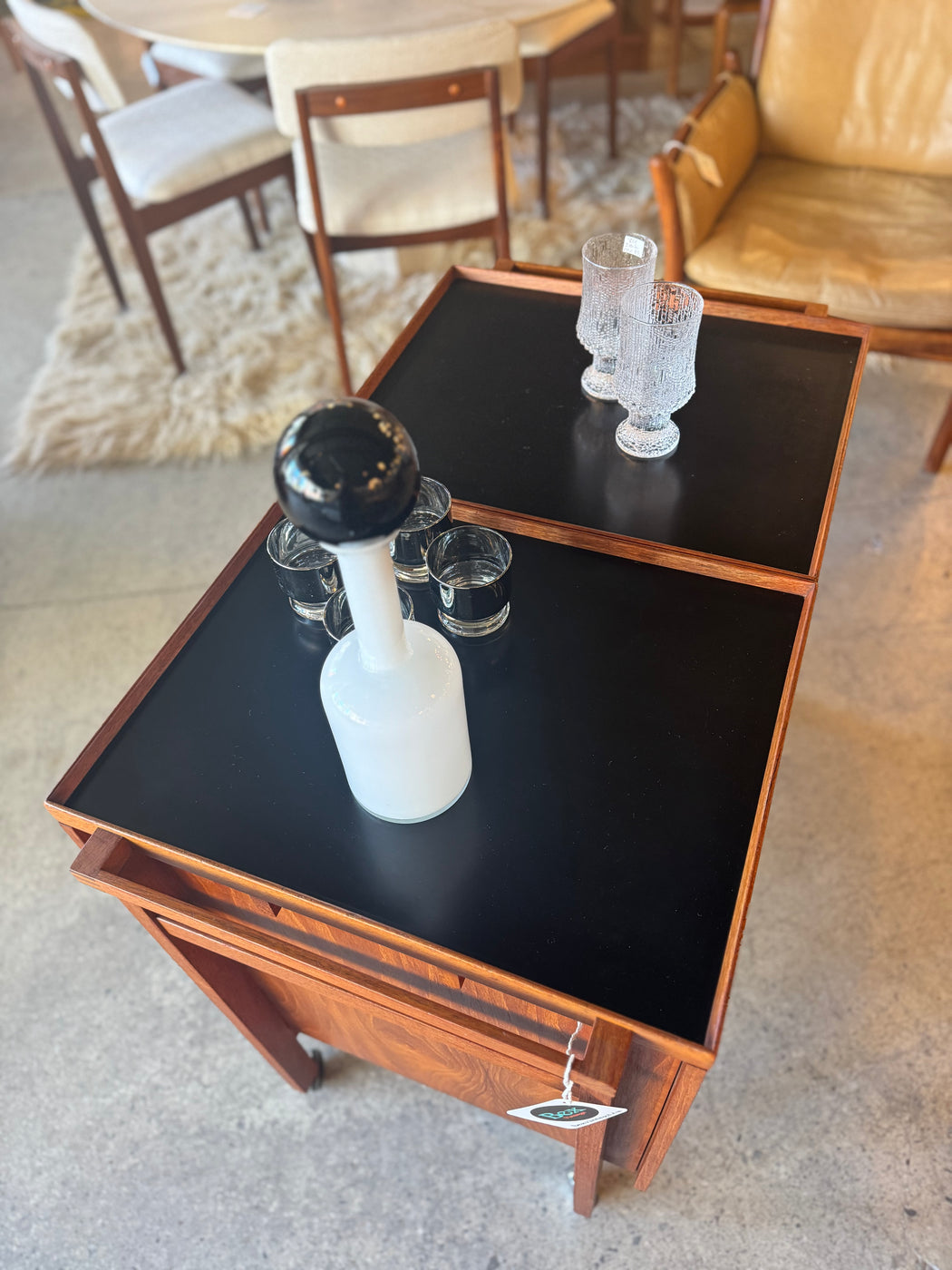 Expanding Teak Bar by Niels Eric Glasdum Jensen