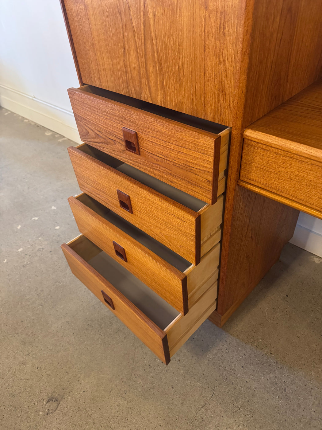 Teak Wardrobe Dresser Vanity