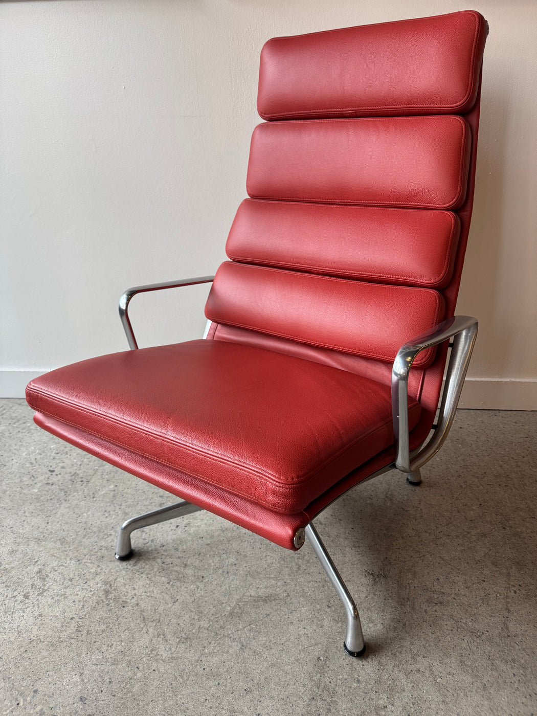 Eames Soft Pad Chair