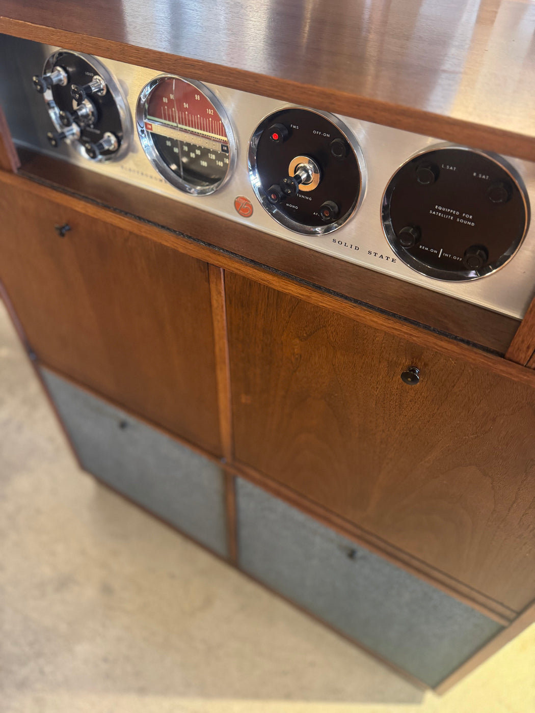 Electrohome 702 Circa 75 Stereo