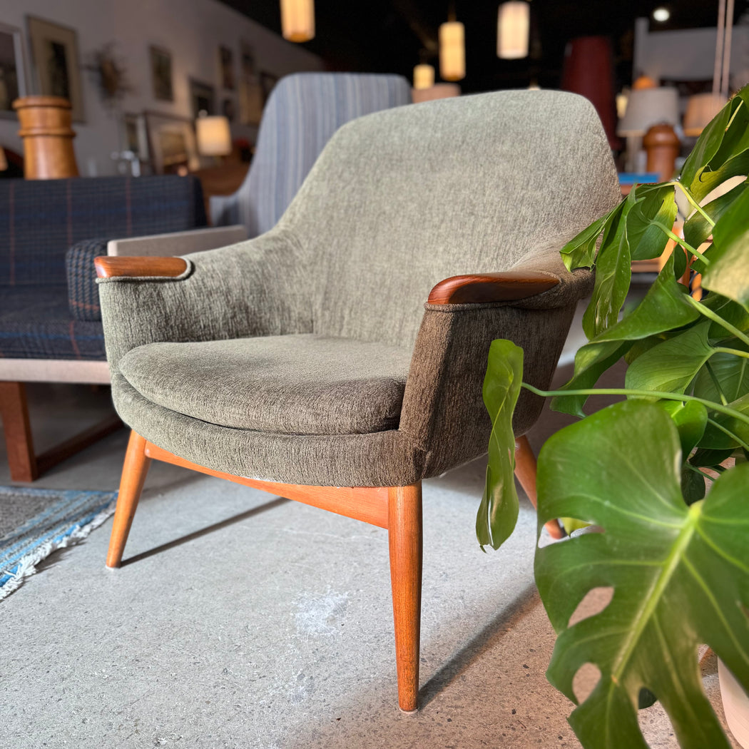 Westnofa Lounge Chair