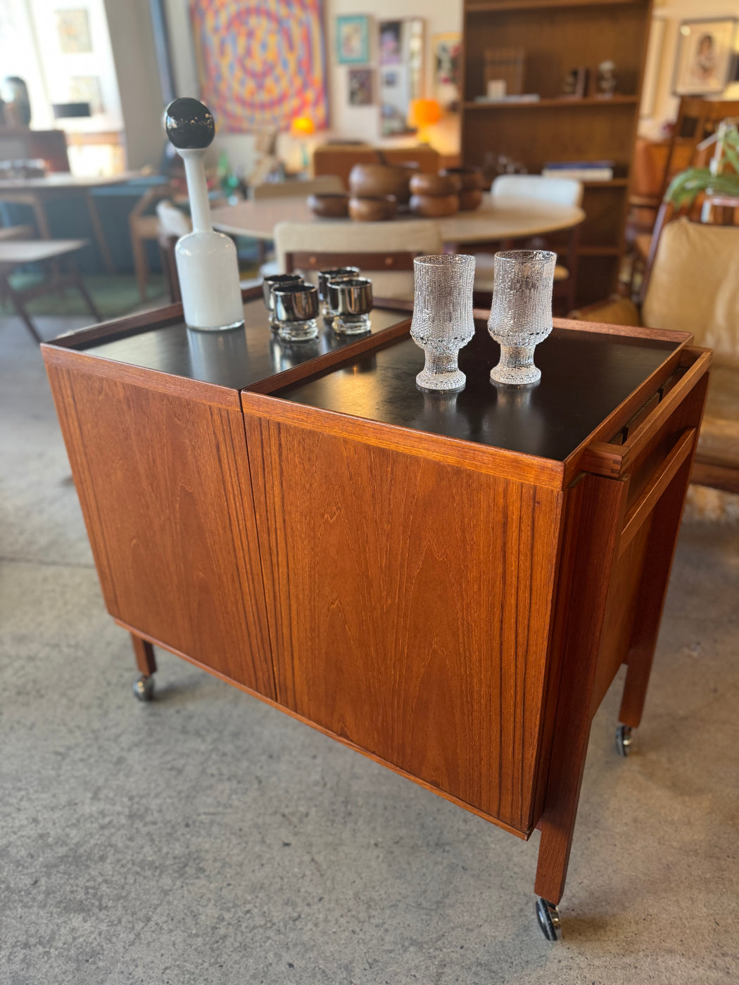 Expanding Teak Bar by Niels Eric Glasdum Jensen