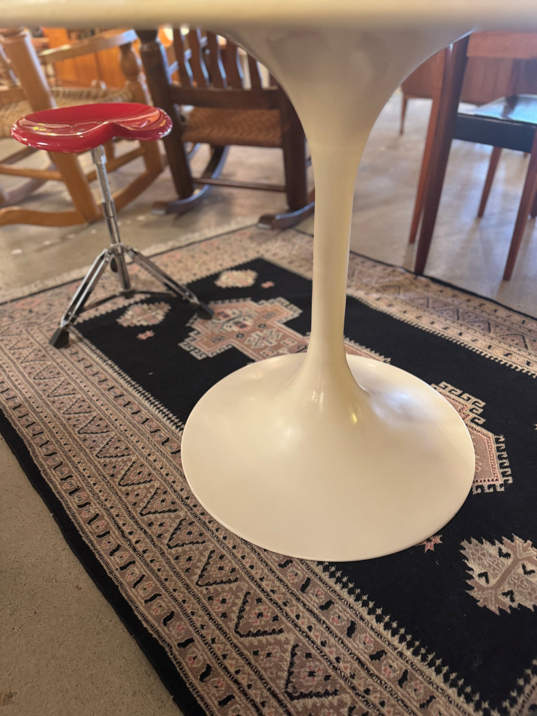 Vintage Oval Tulip Dining Table