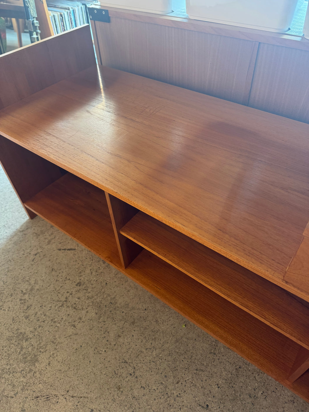 Teak Expanding Media Unit
