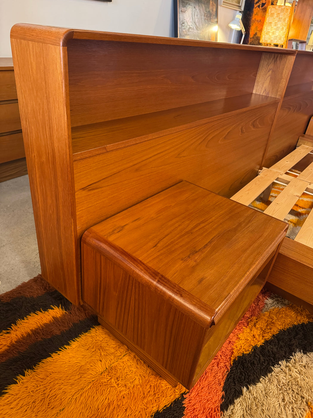Westnofa Queen Teak Bed + Nightstands