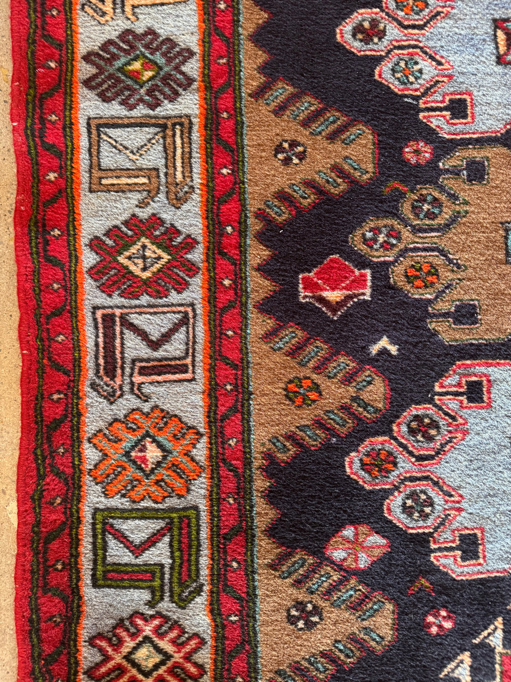 Hand knotted Persian Rug