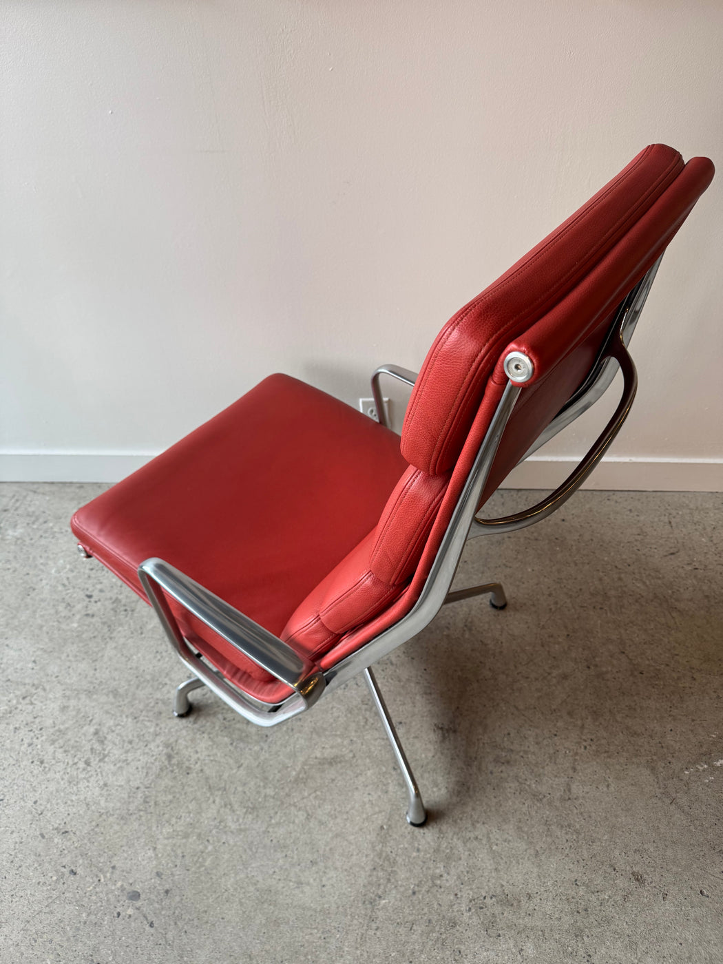 Eames Soft Pad Chair