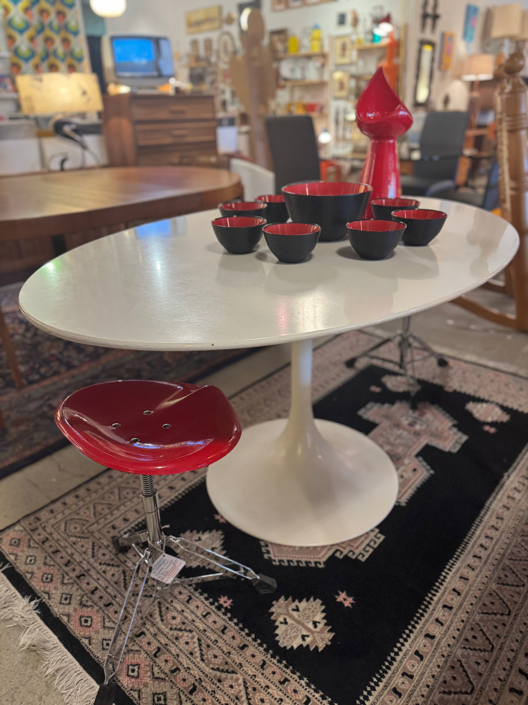 Vintage Oval Tulip Dining Table