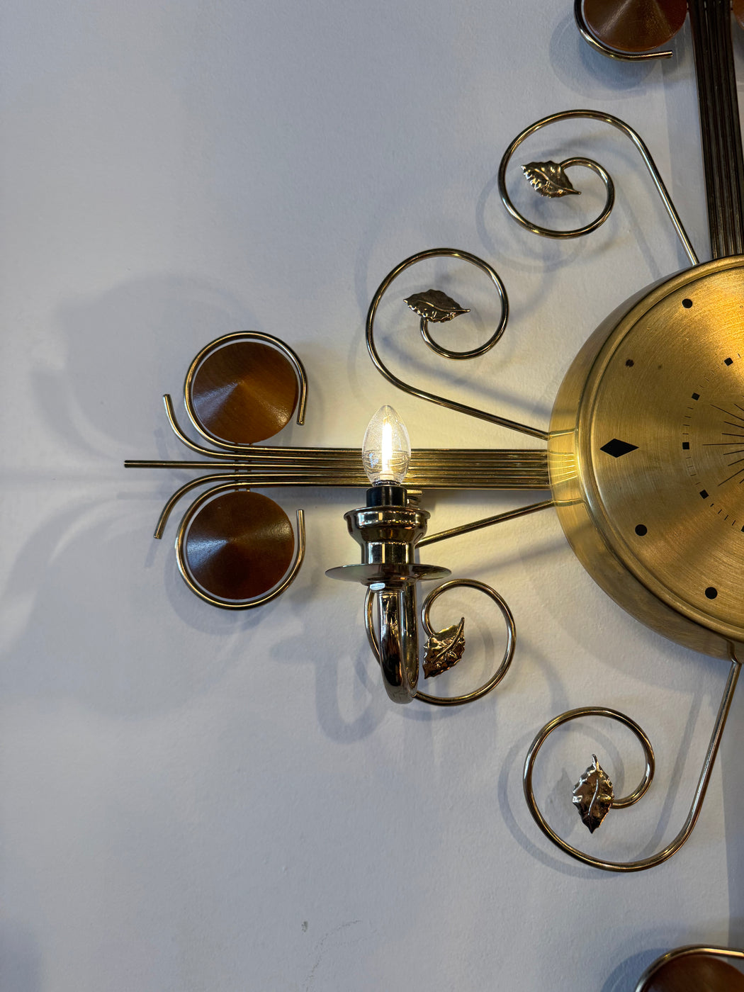 Vintage Starburst Clock With Lights