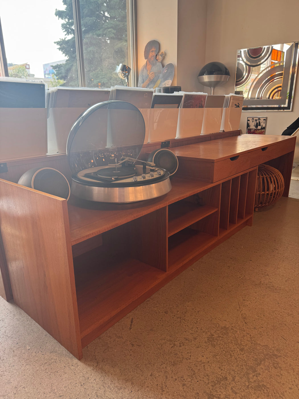 Teak Expanding Media Unit