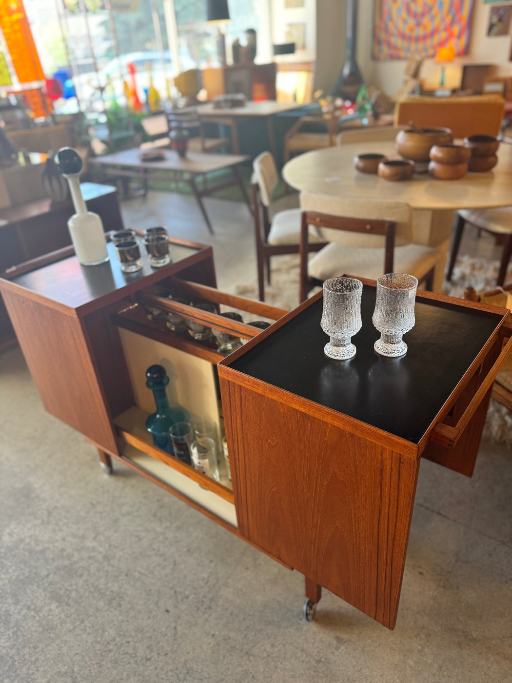 Expanding Teak Bar by Niels Eric Glasdum Jensen