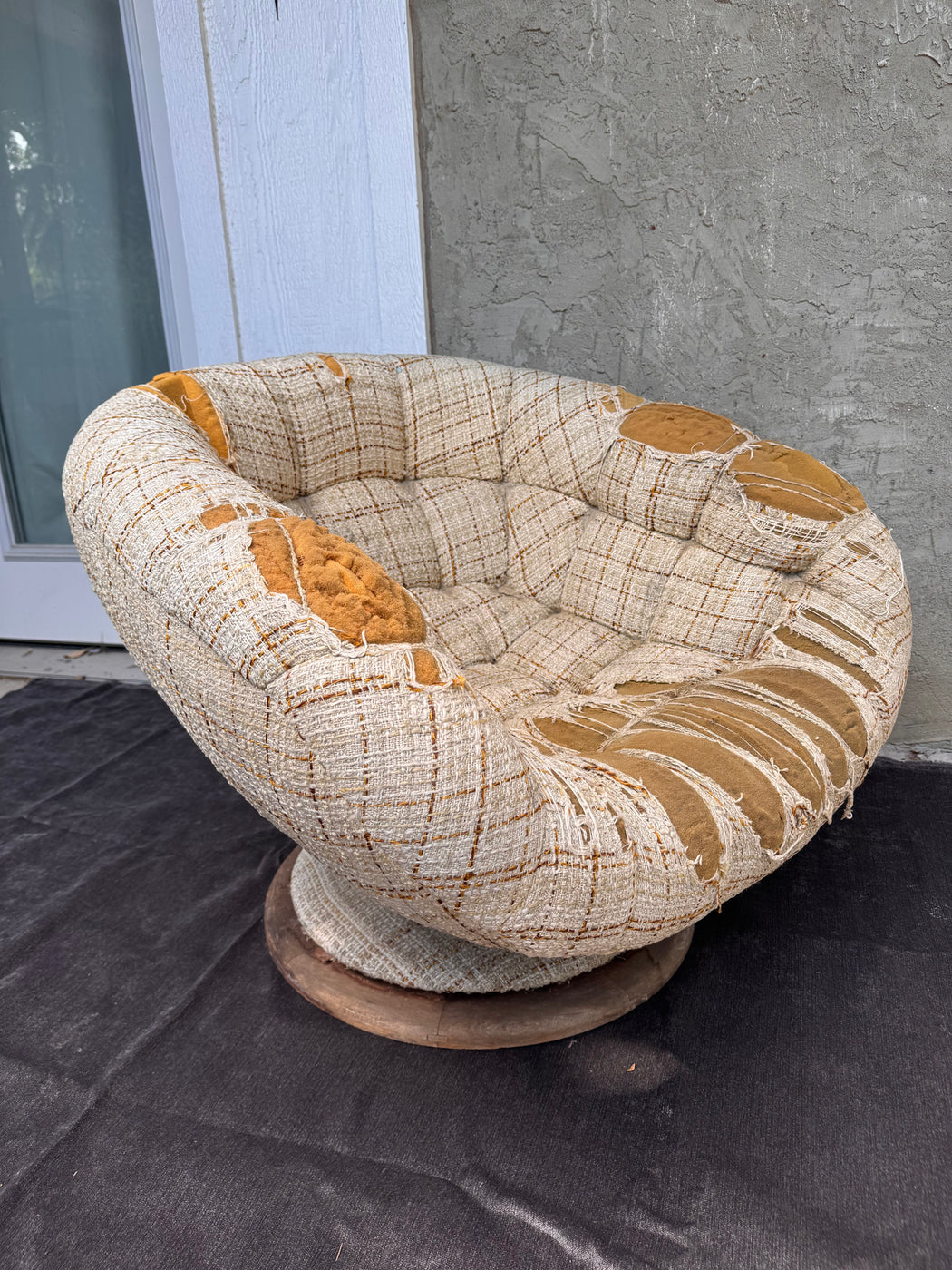 R. Huber Scoop Swivel Chair