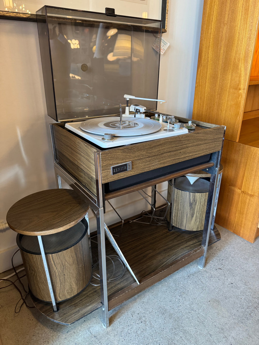 Zenith Circle of Sound Record Player