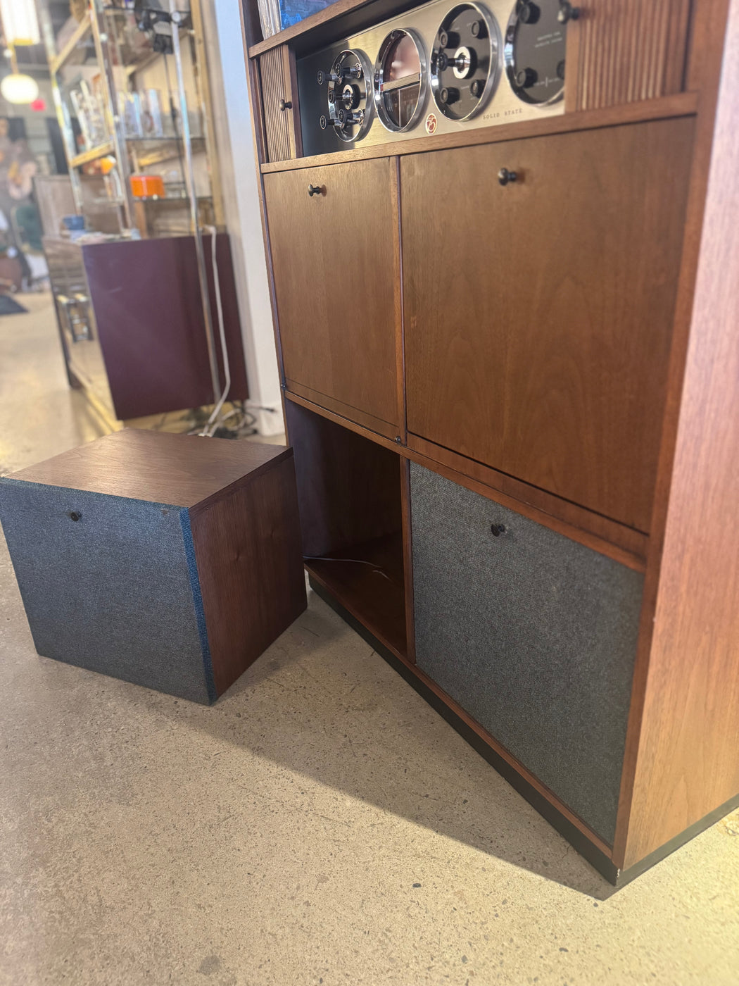 Electrohome 702 Circa 75 Stereo