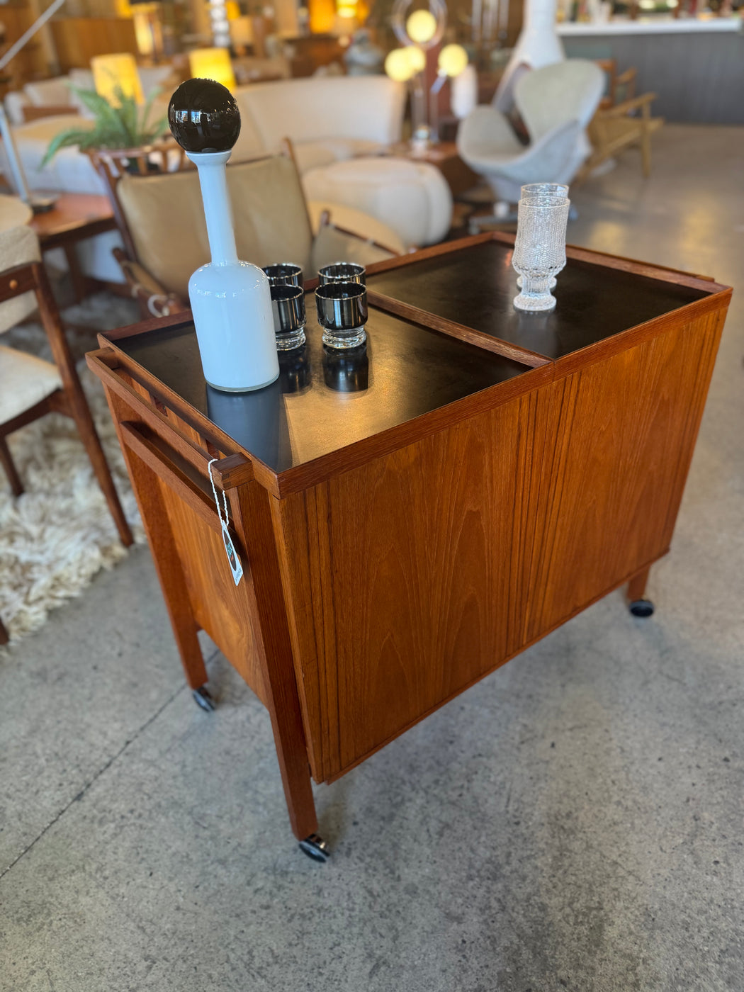 Expanding Teak Bar by Niels Eric Glasdum Jensen