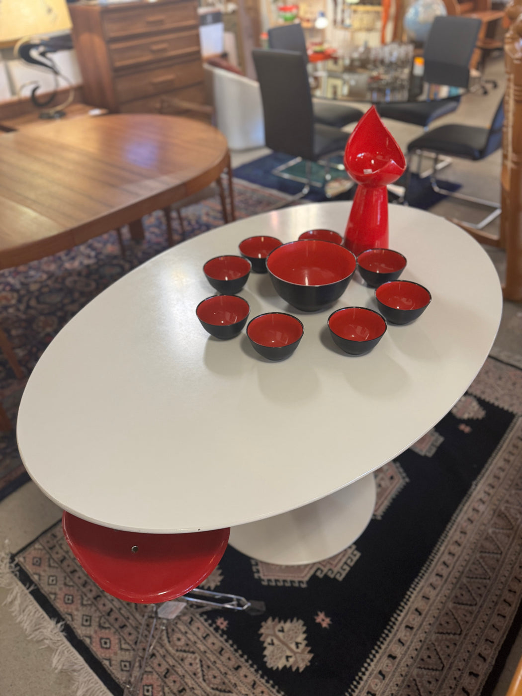 Vintage Oval Tulip Dining Table