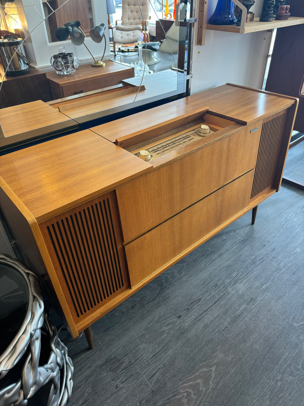 Grundig Stereo With Bluetooth