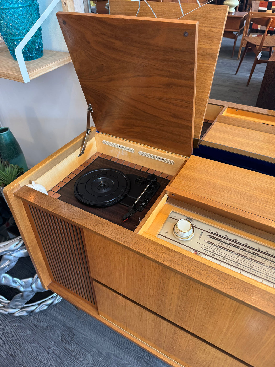 Grundig Stereo With Bluetooth