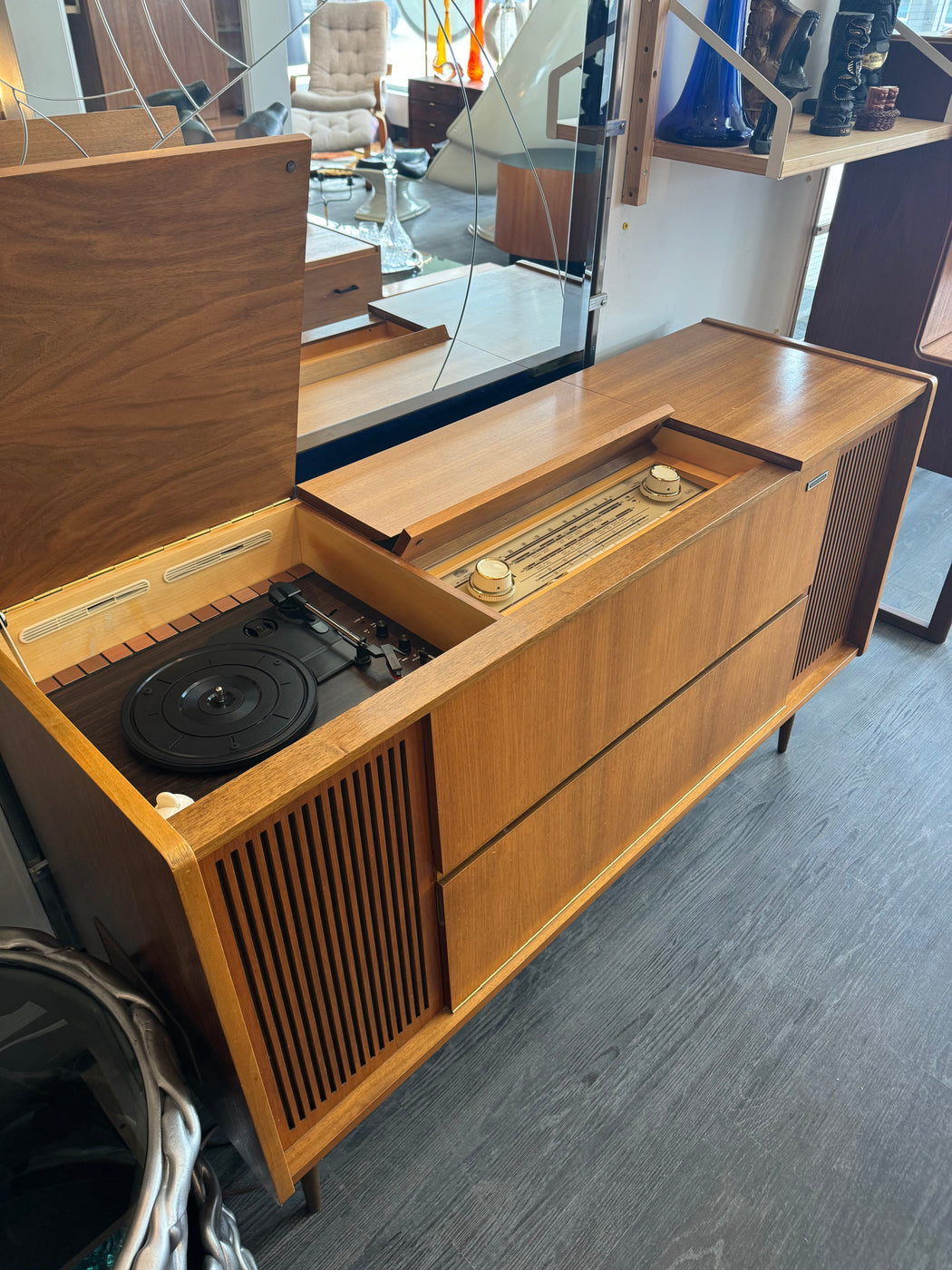 Grundig Stereo With Bluetooth